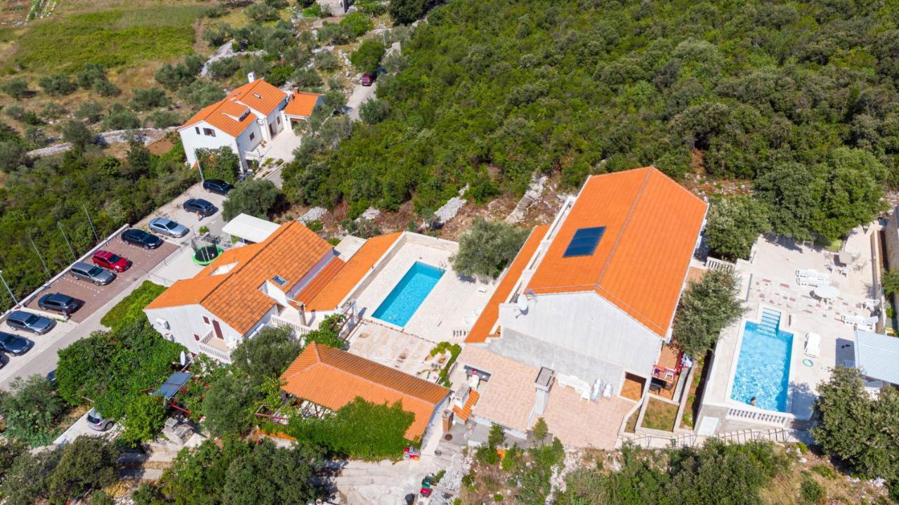 Villa Castello Zrnovo エクステリア 写真