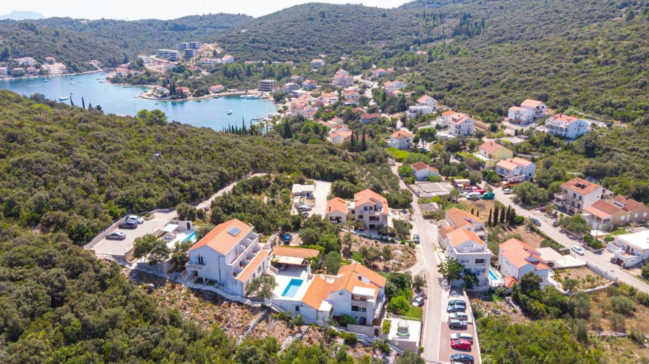 Villa Castello Zrnovo エクステリア 写真