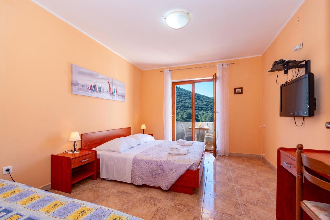 Villa Castello Zrnovo エクステリア 写真